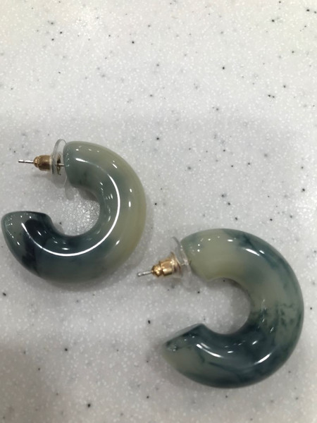 Resin thick 3/4 hoop earrings 