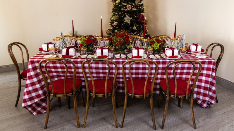 The Ultimate Guide for Hiring Tables and Chairs for Christmas Parties