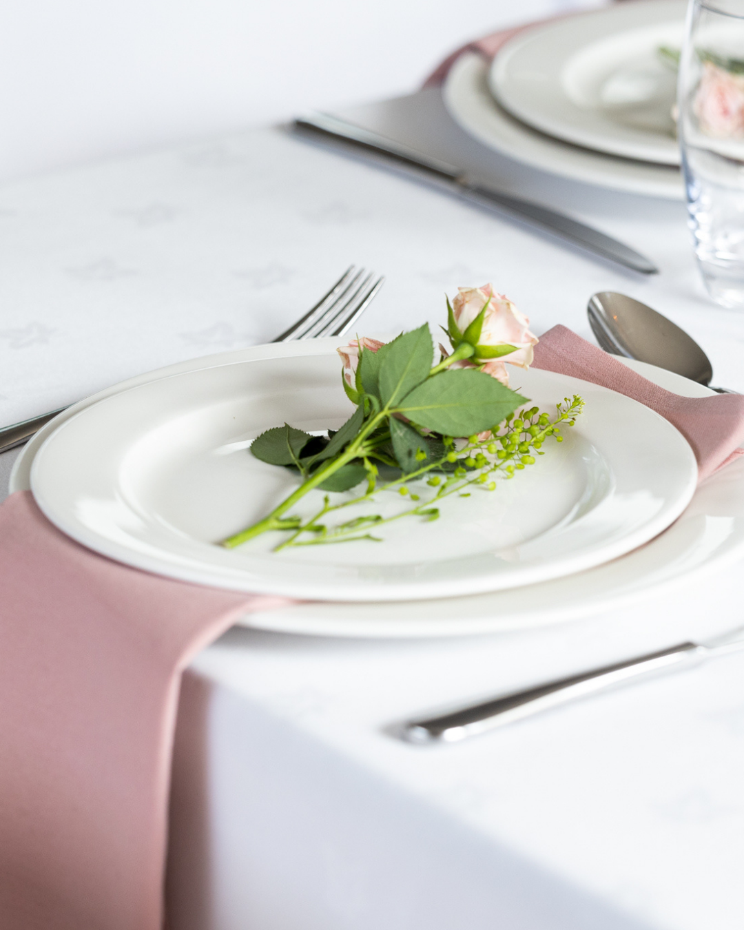 Regency white crockery, pack size of 10 plates