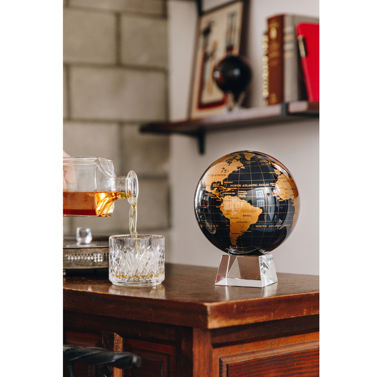 ムーバ]Mova 6 Antique Gloss Finish Globe with Square Base in