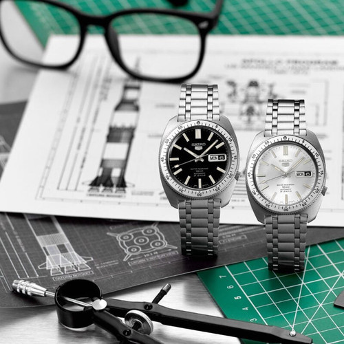 Seiko 5 Sports 1960's Watch Limited Edition Silver SRPL91K1