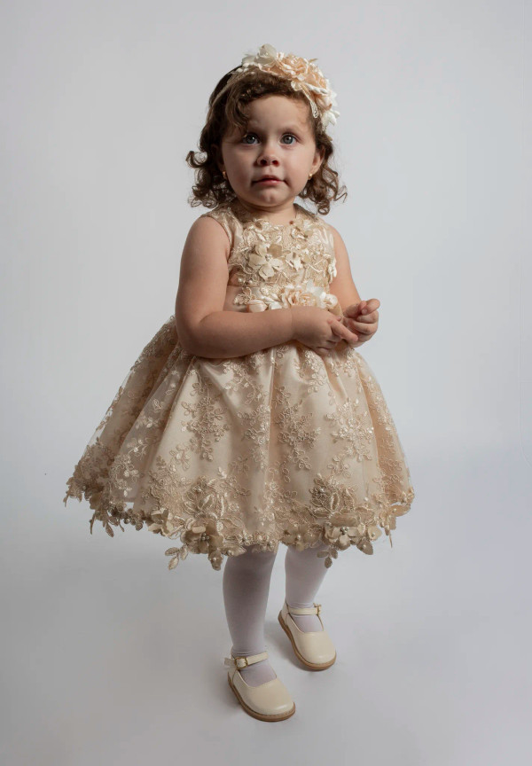 Ropón de bautizo M35 para niña beige + Vestido de fiesta