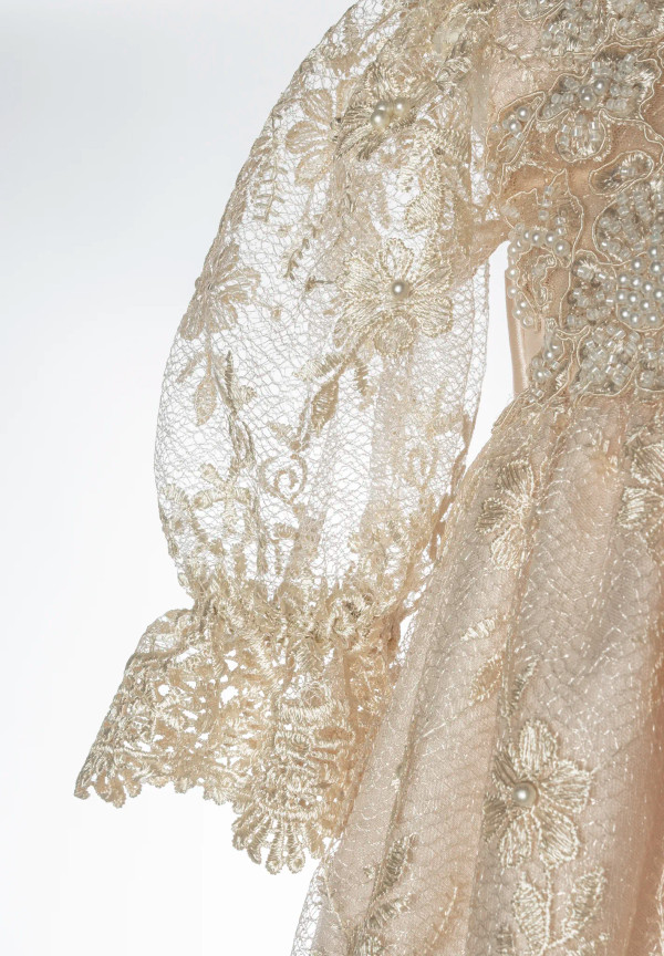 Ropón de bautizo S61 para niña beige + Vestido de Fiesta