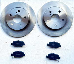 Rear Brake Pads & Discs for Toyota Auris 2009 to 2012 