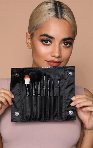 Sleek 7 Piece Brush Set
