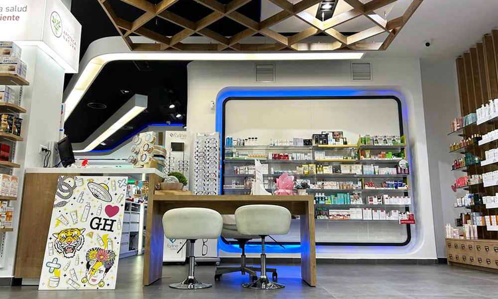 imagen carlos briones farmacia interior
