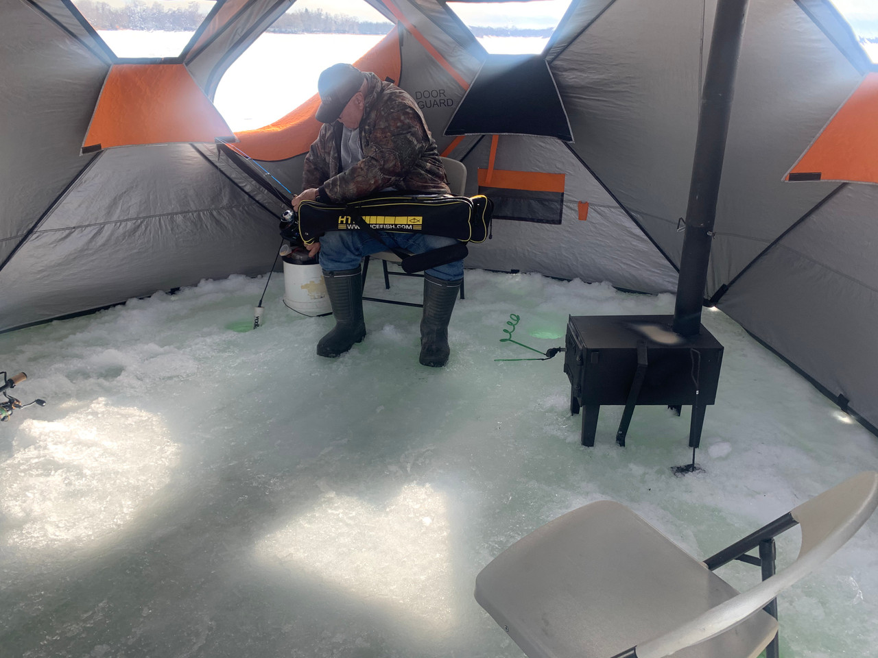 NORDIC LEGEND Double Hub 6-8 Person Ice Shelter Ice Fishing Tent