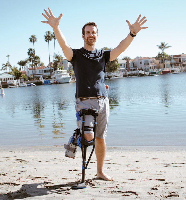 iWALK 3.0 FREE Hands-free Knee Crutch by iWALK available at SuperPharmacy Plus