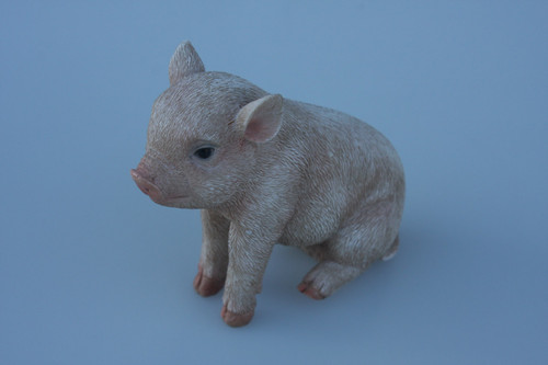 Small Sitting Pink Pig