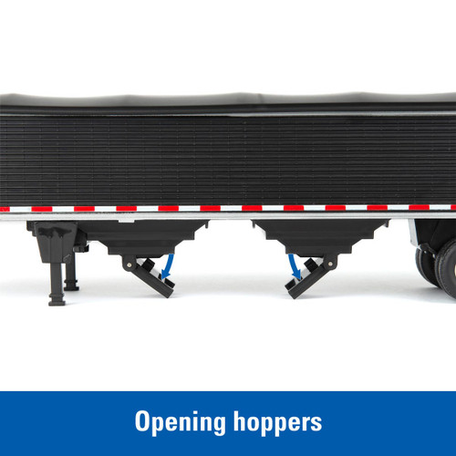 Freightliner 122SD Semi with Grain Trailer 1:32 Scale