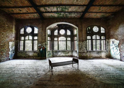 Ravensburger - Lost Places Womens Pavilion Puzzle 1000 Piece