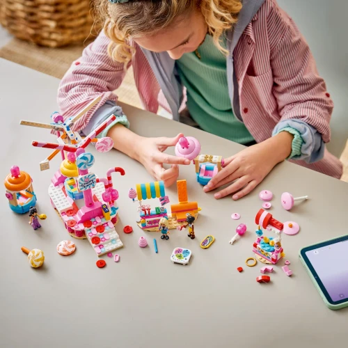 Lego Friends - Candy & Cupcake Ferris Wheel