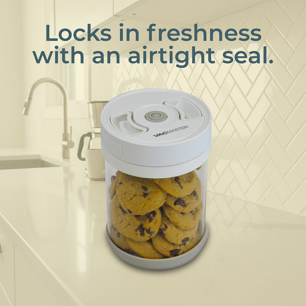 Close-up of the vacuum lid and airtight locking system showing how the canister maintains freshness up to five times longer than traditional storage.