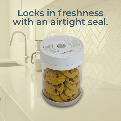 Close-up of the vacuum lid and airtight locking system showing how the canister maintains freshness up to five times longer than traditional storage.