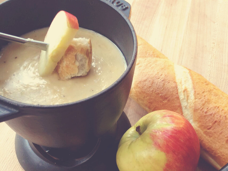 The Best Snack To Serve On The Fly: Heat A Batch Of Cheese Fondue Sous Vide