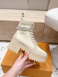 Creme Laureate Platform Desert Boot