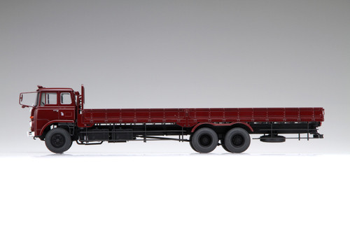PRE-ORDER Aoshima 1/32 Truck #01 Mitsubishi Fuso T951 Late Model Flat Body