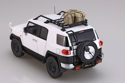 Fujimi PRE-ORDER 1/24 Snap Kit Toyota FJ Cruiser Two Tone Black 2011 Special Edition with Outdoor Parts