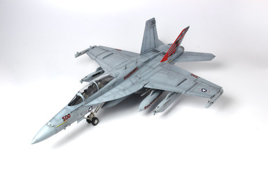 Platz x Italeri 1/48 U.S. Navy Electronic Warfare Aircraft EA-18G Growler 'VAQ-141 Shadowhawks'