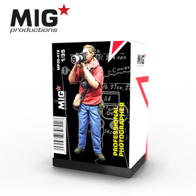 AK Interactive 1/35 Professional Photographer Plastic Model Kit