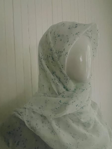 Yoryu Chiffon White with Teal Petals Hijab Yoryu Chiffon White with Teal Petals Hijab