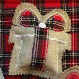 ’Christmas Present’ ITH Ornament Project by Meryl Makes