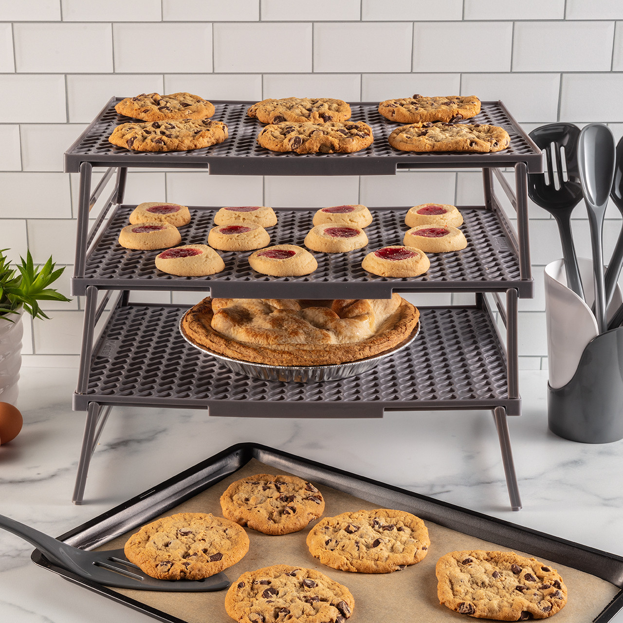 Stackable CoolWave Cooling Rack for Cookies and Baking