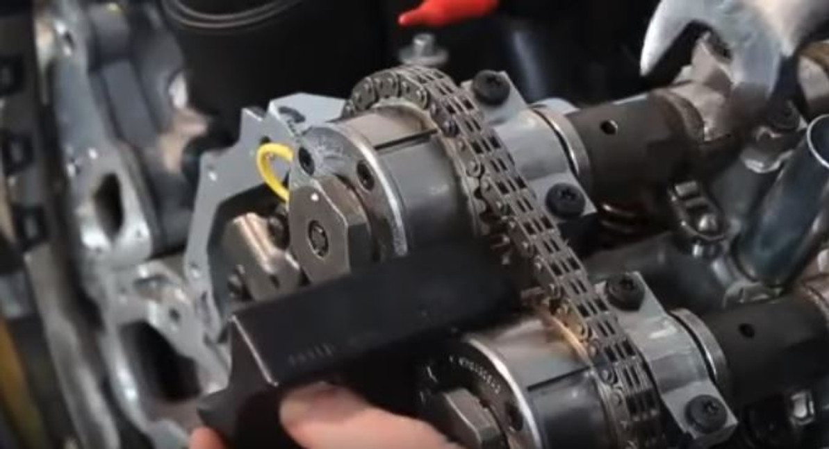 Working with Timing Chain on a 3.6 Pentastar Engine