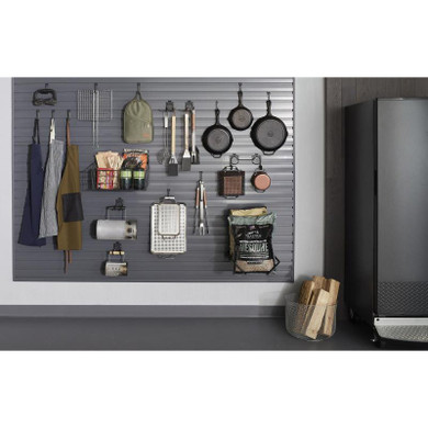 Gladiator® 18" (45.7 cm) Wire Basket GAWU18BKBH