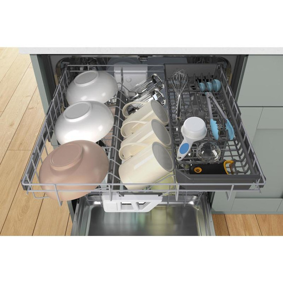 Whirlpool® Fingerprint Resistant Large Capacity Dishwasher with 3rd Rack WDT970SAKV Whirlpool® Fingerprint Resistant Large Capacity Dishwasher with 3rd Rack WDT970SAKV