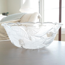 Decorative & functional, this Crystal Clear Studios bowl showcases stunning frosted hummingbirds & flowers on clear glass. A charming vintage-inspired serving piece!