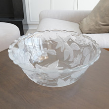This Crystal Clear Studios glass bowl features delicate frosted hummingbirds & floral etchings. A stunning addition to your table or vintage-inspired décor!