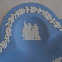 This would fit perfectly on a bedside table as a jewelry dish, trinket dish, ring dish, or other catchall.