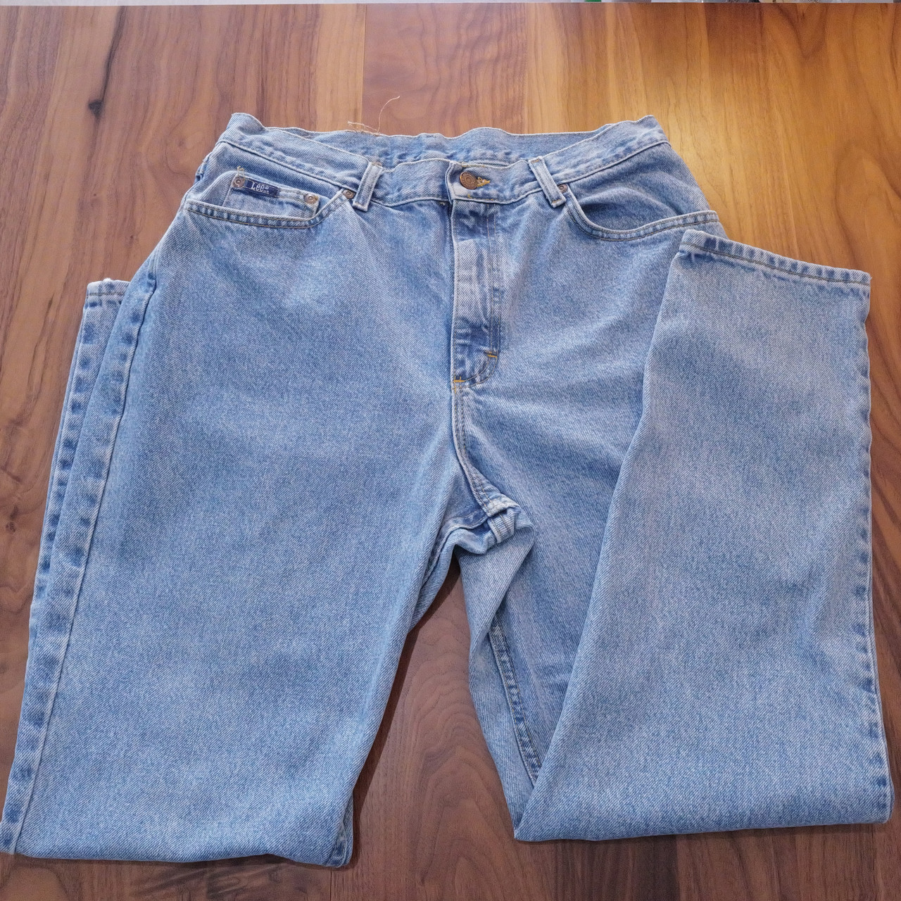 Authentic 1995 Lee Riders women’s jeans in size 16 Medium with classic high-rise fit.