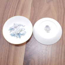Ideal gift for collectors of English porcelain and china.  Adds a touch of heritage and charm to any tabletop.