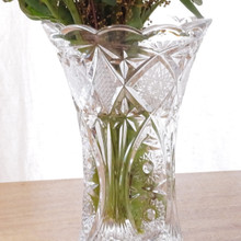 Heavy lead crystal construction with a satisfying weight.