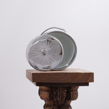 This is ice bucket is classic mid century modern barware.  If you collect MCM barware, this ice bucket is a must have.