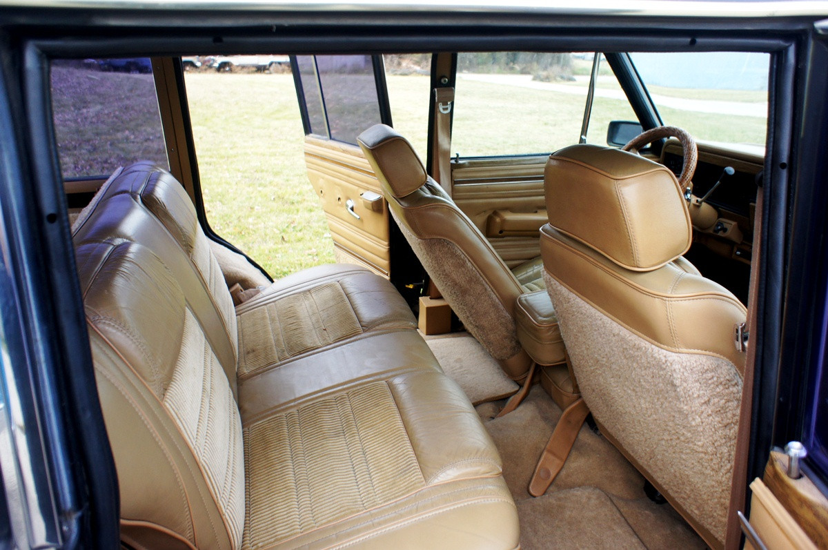 Jeep Grand Wagoneer Rear Door Opening Seal 1963–1991