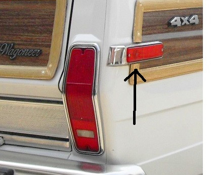 Seal Goes Behind The Side Marker Lens