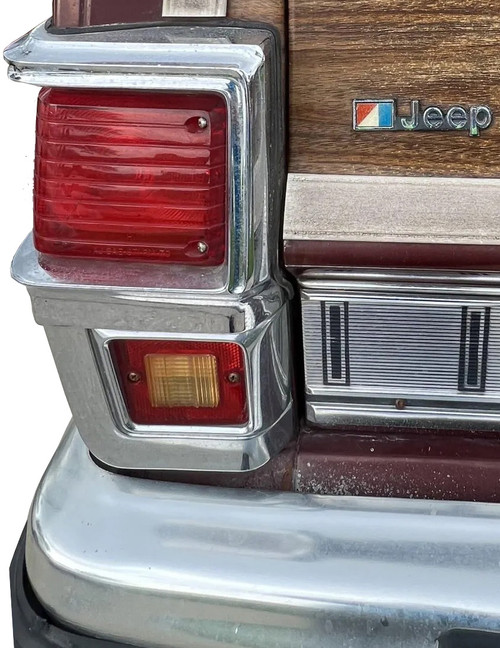 Gasket Goes Behind The Tail Lamp Lens