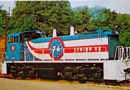 Railroad Postcard Train Locomotive Union Number 17 Patriotic Red White Blue 76