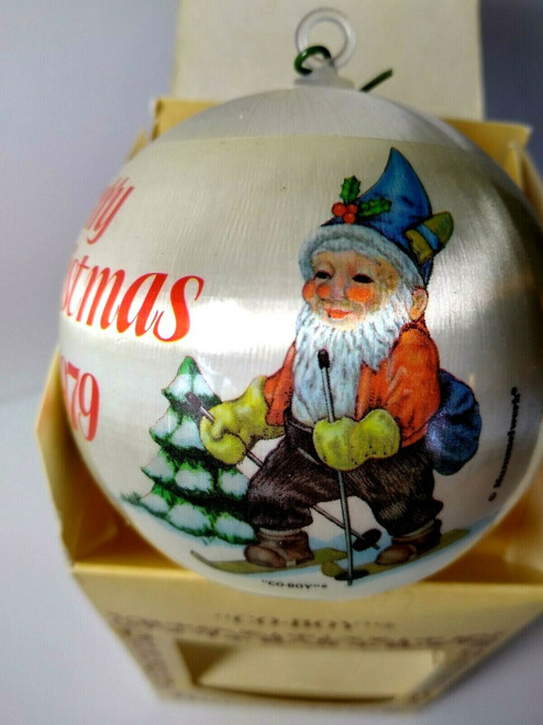 Co-Boy 1979 Hummelwerk Vintage Christmas Ornament Gnome Elf On Skiis Satin Box