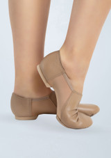 Capezio Nova Split Sole Jazz Shoe Caramel Back [Brown]