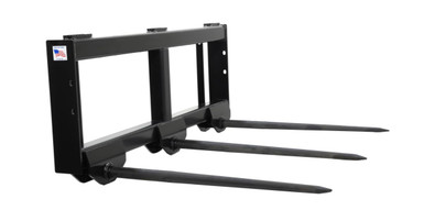 Choosing Between Single and Double Hay Spears for Your Dingo