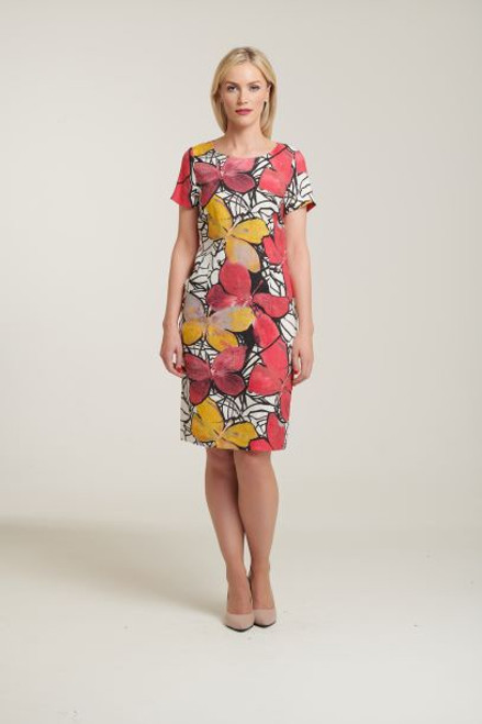 Libra Linen Dress (LD1078)

Abstract butterfly print linen shift dress. Suitable for any number of occasions.