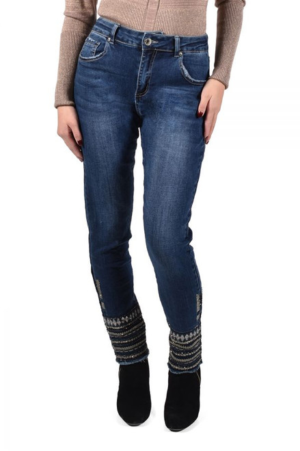 Frank Lyman Stylish Jeans With Embellishment (213121U) Frank Lyman Stylish Jeans With Embellishment (213121U)