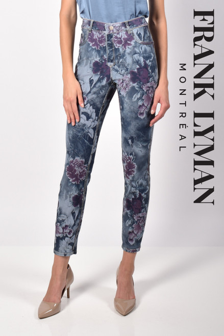 216102U Frank Lyman Floral Printed Jeans

Floral reversible  jeans. One side floral and the other side plain stone washed jeans. Stretchy and comfortable to wear.