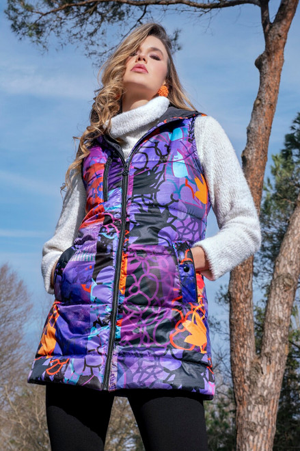 Dolcezza Long Hooded Gilet 72823. Dolcezza Long Hooded Gilet 72823Digital geometry vibrant print from the Simply Art collection

Lightly padded and fully lined
Sleeveless
All-over print
Right breast zip pocket
Two front pockets
Zip front
Hood (not detachable)

Free delivery on orders over £100 in the UK. We can also offer international shipping