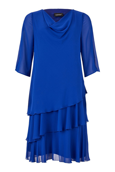 Beautiful party dress from Godske. The dress has a waterfall neckline.The sleeves are 3/4 length with slits at the end and are in chiffon.
The dress is in 3 layers, where the outer ones are chiffon. The inner layer of the dress has good stretch in it.