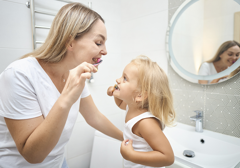 Te asesoramos con la higiene bucodental de toda tu familia  en Farmacia Miguerl Fernández Ruiz